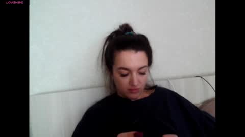 Snapshot of elisa_dove208 chatting on October 22, 5:23 am elisa_dove208 online show from October 22, 5:23 am
