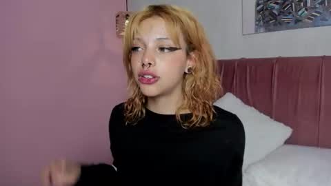 elisabethflores online show from June 25, 5:23 am