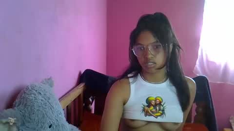 elisah01 online show from May 27, 5:59 am