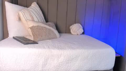 Elise diamond online show from March 23, 2:18 am