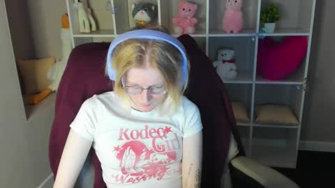 Elizabeth online show from December 16, 1:44 am