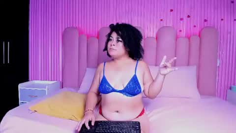 elizabethbloomm online show from July 9, 3:42 am