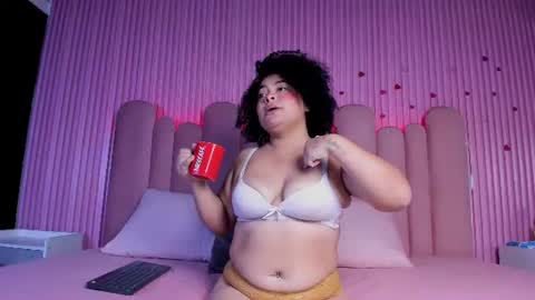 elizabethbloomm online show from June 18, 3:41 am