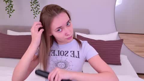 Elizabeth online show from February 25, 3:20 pm