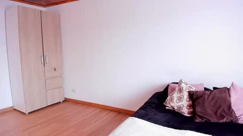 elizabethryan2 online show from November 17, 4:51 pm