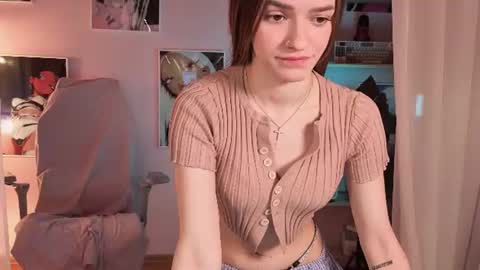 elizzza_ online show from July 7, 7:23 am