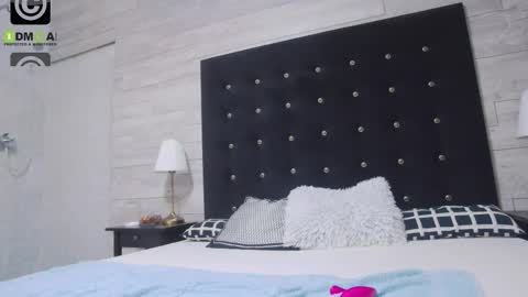 Snapshot of ella_lizzie chatting on October 13, 7:05 pm ella_lizzie online show from October 13, 7:05 pm
