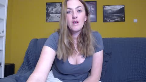 Ella  Max online show from February 8, 6:22 am