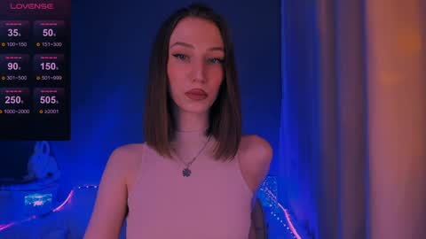 ellaamber online show from March 28, 6:46 am