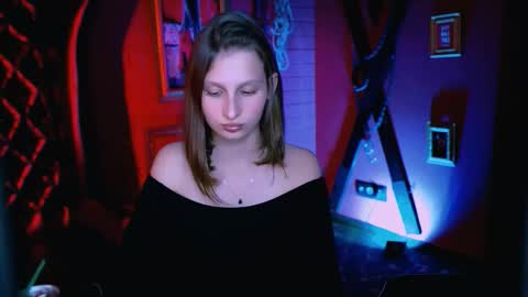 Ella online show from September 27, 5:09 pm