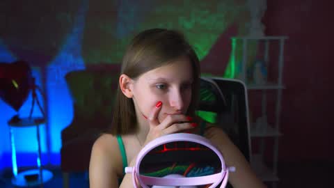 Ella online show from March 1, 9:07 am