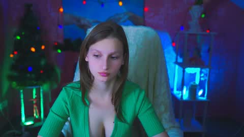 Ella online show from December 10, 12:38 pm