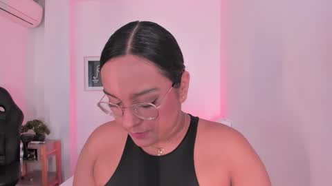 Ella online show from December 21, 12:42 pm