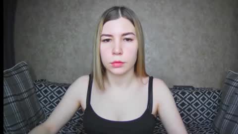 EllaNuar online show from December 12, 1:21 am