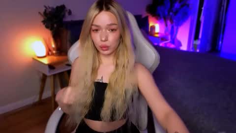 Ella online show from February 26, 6:01 am