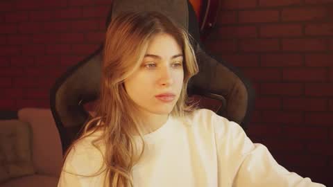 elliecutes online show from February 17, 5:36 am