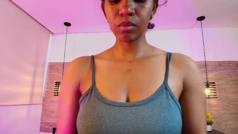 elliee_alves online show from June 1, 5:58 pm