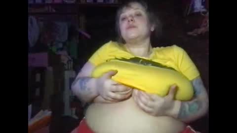 Ellie Louise online show from April 1, 8:06 pm