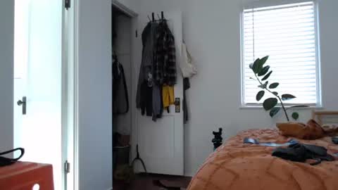 Ellie Rowyn online show from January 5, 7:50 pm