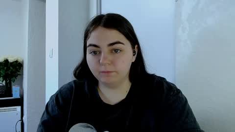 Ellie online show from April 24, 5:43 am