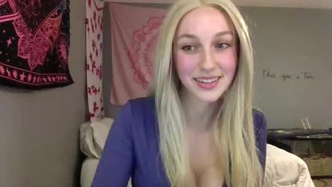 Ellie online show from March 4, 3:13 am