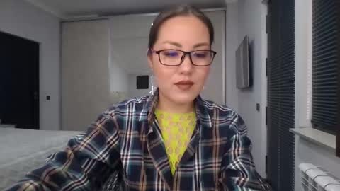 elliesoft online show from November 19, 8:25 am