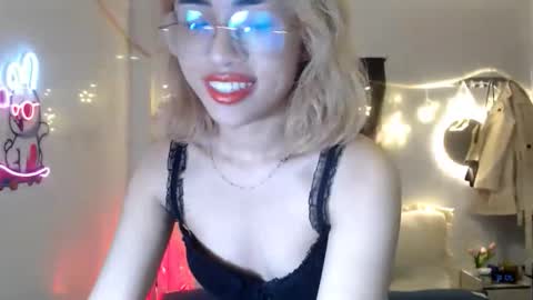 ellieyun online show from October 16, 1:14 pm