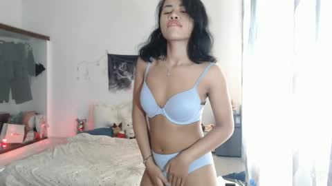 ellieyun online show from May 13, 6:30 am