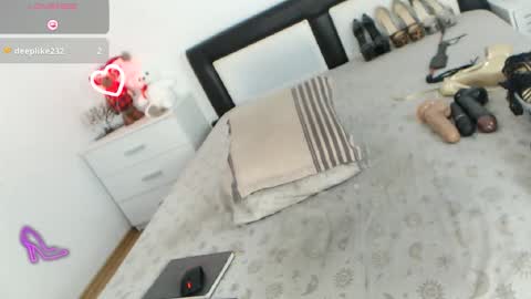 elliza717 online show from January 17, 11:12 pm