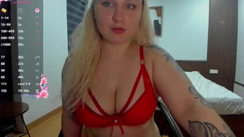 Elly online show from June 4, 7:40 pm