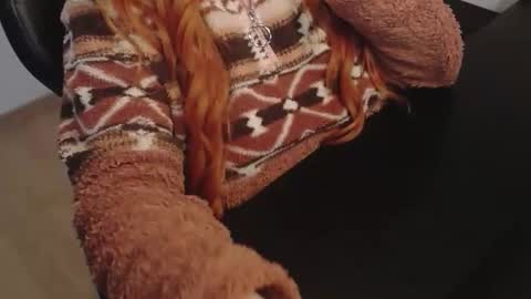 Elly online show from February 4, 3:48 pm