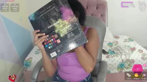 Snapshot of elly_willis chatting on October 22, 12:43 pm Elly online show from October 22, 12:43 pm