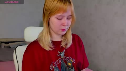 ellya_castro online show from November 25, 12:35 am