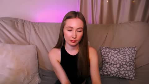  Elly  online show from February 28, 4:01 am