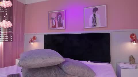 Elodie  online show from March 1, 2:17 pm