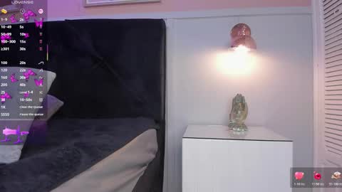 Elodie  online show from October 29, 5:15 pm