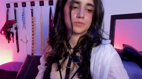 elowen_halley1 online show from February 21, 11:33 am