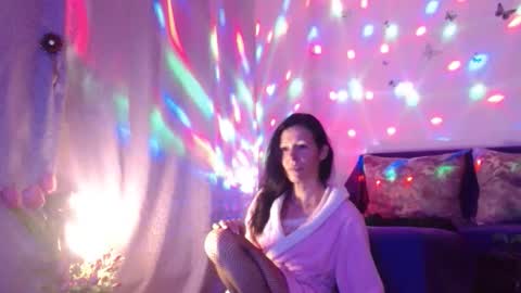 Elisa online show from January 12, 12:05 am