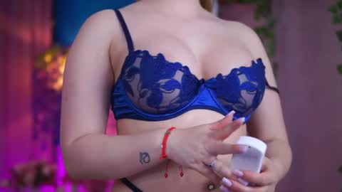 Elyssa online show from April 18, 7:07 pm