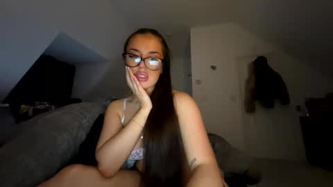 Emelia  online show from December 20, 8:13 pm