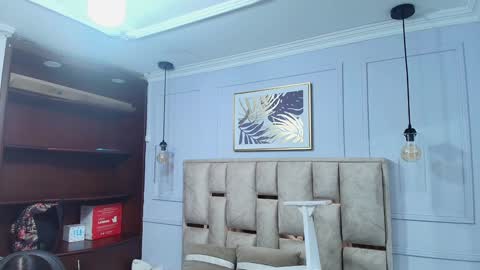 Snapshot of emelie_ch_ chatting on January 17, 2:08 am Emily  online show from January 17, 2:08 am