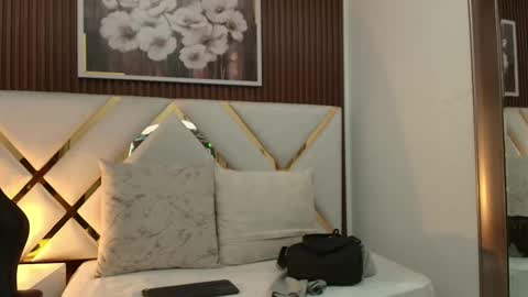 Emily  online show from February 3, 4:32 am