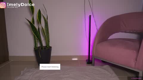 Snapshot of emely_dolce chatting on September 15, 12:13 pm ana online show from September 15, 12:13 pm