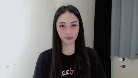Snapshot of emelyn_fuckdoll chatting on February 10, 7:15 am Scarlett online show from February 10, 7:15 am