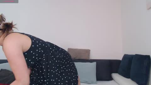 just me online show from May 31, 8:09 am