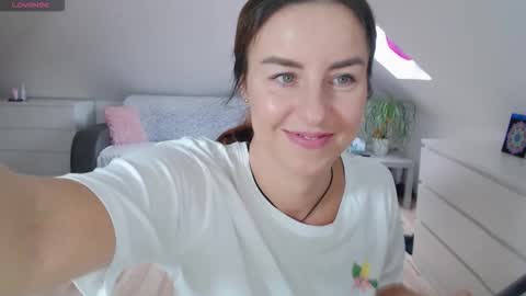 just me online show from September 16, 9:17 am