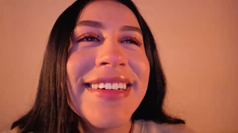 Emilia Gomez online show from November 12, 2:04 pm