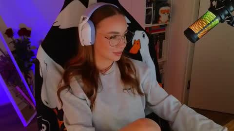 Emili online show from March 12, 1:30 pm