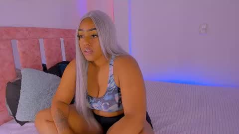 emili_williams10 online show from June 19, 12:48 am