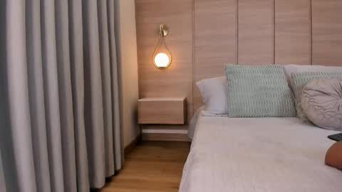 emilia_1040 online show from February 23, 3:22 pm